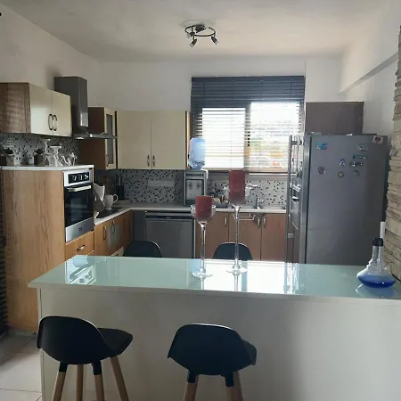 Impeccable 3-bed In וילה ניקוסיה
