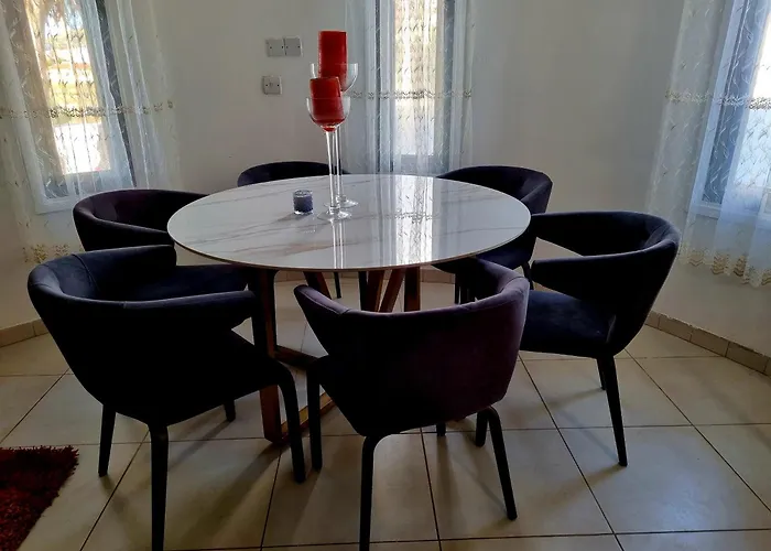 Βίλα Impeccable 3-bed In