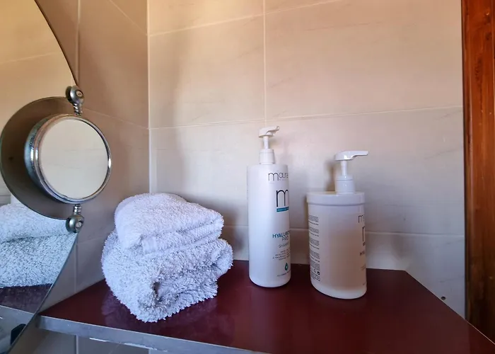 Impeccable 3-bed In 别墅 *